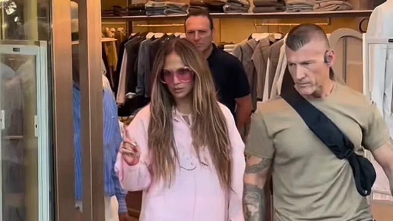 jennifer-lopez-it-iu-refuzua-hyrja-ne-dyqanin-e-chanel-ne-turqi-pasi-sigurimi-“nuk-e-njohu”