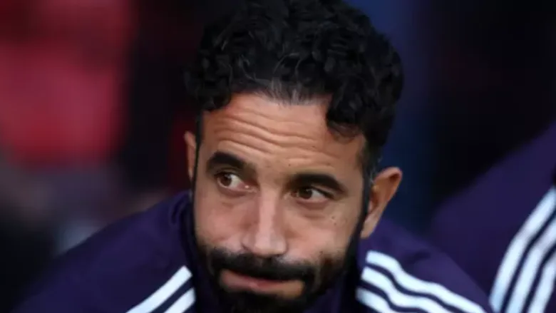 tifozet-thone-se-karriera-e-nje-lojtari-ne-man-united-‘ka-mbaruar’-pas-pjeses-se-pare-kunder-grimsby