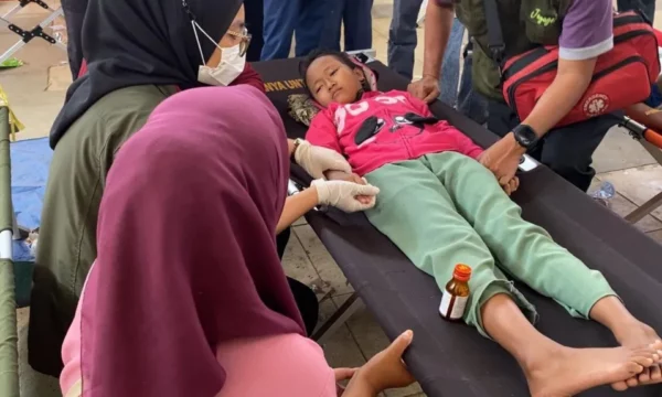 mbi-1,000-femije-semuren-nga-dreka-falas-ne-nje-shkolle-ne-indonezi