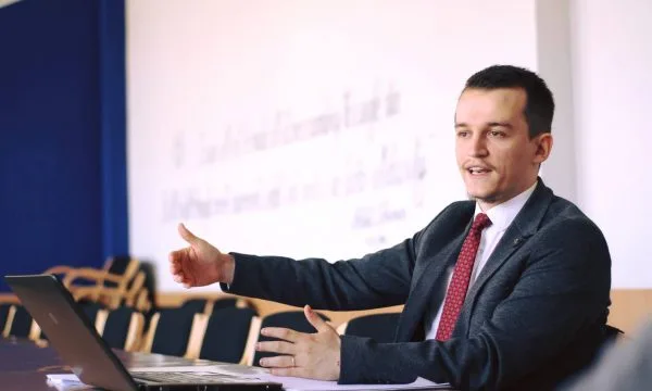 cakolli:-vendimi-i-kushtetueses-nuk-i-dha-komuniteteve-veto-shtese