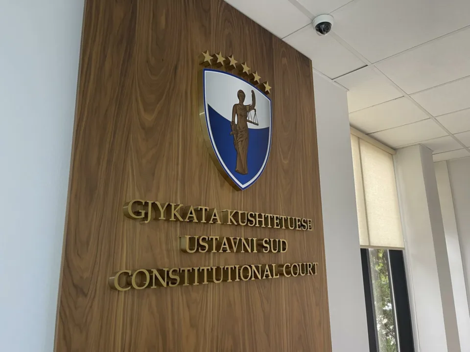 juristet-vleresojne-se-aktgjykimi-i-kushtetueses-ishte-i-pritshem