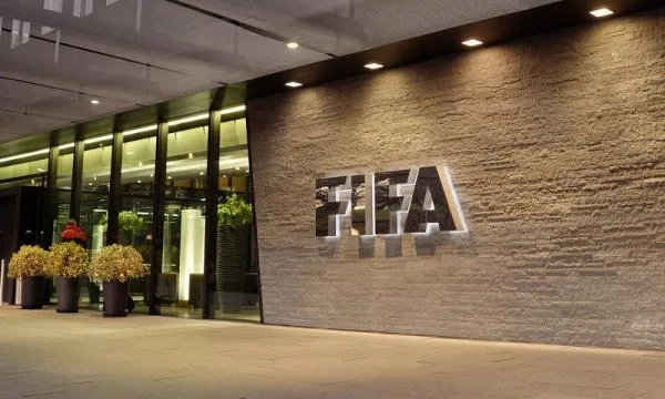 fifa-ndryshon-rregullat-ne-menyre-qe-barcelona-e-liverpool-te-mos-mungojne-ne-boterorin-e-klubeve