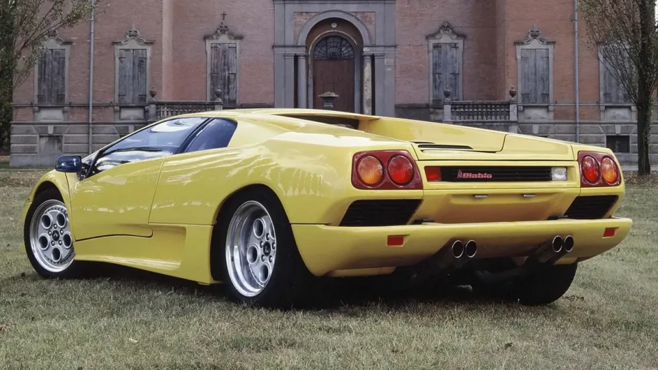 lamborghini-diablo:-35-vjet-nga-lindja-e-nje-legjende