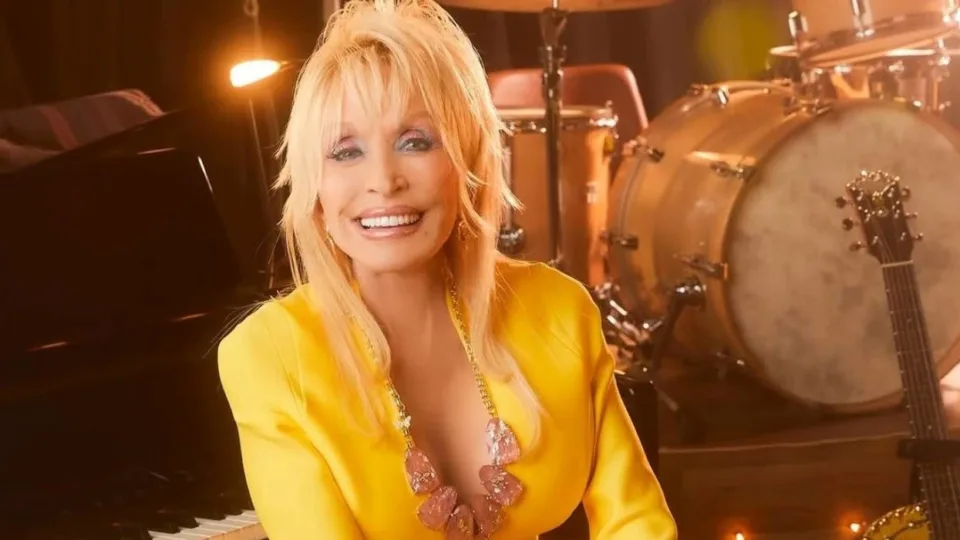 dolly-parton-sqaron-gjendjen-e-saj-shendetesore:-nuk-po-vdes,-jam-mire-dhe-ende-e-gatshme-per-pune