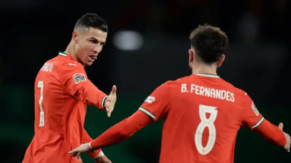 zbulohen-prapaskenat:-bruno-fernandes-diskutoi-me-ronaldon-per-‘pagen-astronomike’-qe-i-ofroi-gjiganti-arab