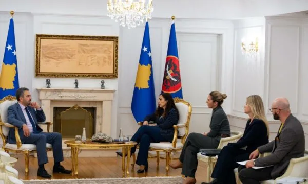 osmani-takon-kryesuesin-e-kqz-se,-radoniqi,-diskutuan-per-pergatitjet-e-balotazhit-me-9-nentor