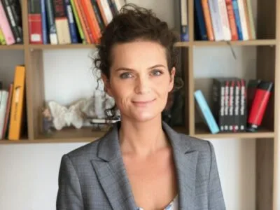 kusari:-kosova-po-deshton-te-mbroje-gazetaret,-te-zbatohen-obligimet-nderkombetare-e-vendore