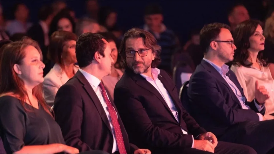 “cilin-buxhet-s’e-jep,-albin?-te-popullit-apo-te-partise?”-–-rama-i-reagon-serish-kurtit