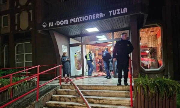 bosnje:-arrin-ne-30-numri-i-te-plagosurve-nga-zjarri-ne-azilin-e-pleqve