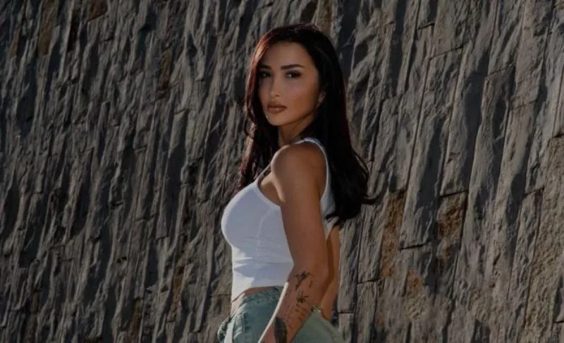 xheneta-fetahu-nuk-i-harron-thumbat,-kesaj-radhe-e-ka-kapur-keq-me-dike,-fjalet-e-saj-“shpojne”