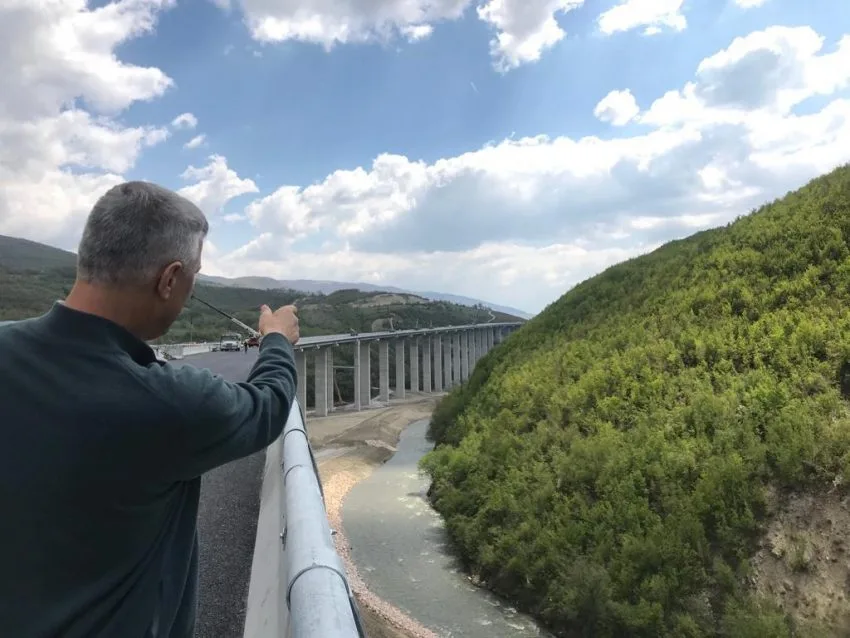 krasniqi:-autostradat-nuk-na-i-kane-lene-iliret,-i-ka-ndertuar-qeveria-thaci