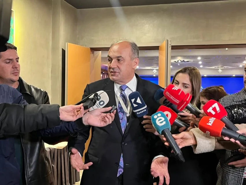 hoxhaj:-nese-kadri-veseli-ma-ka-lene-amanet-partine-kesaj-here-kam-dashte-ta-udheheq-si-mision-politik