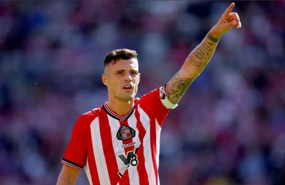 juventusi-i-etur-per-transferimin-e-xhakes-pas-shkelqimit-te-sunderland