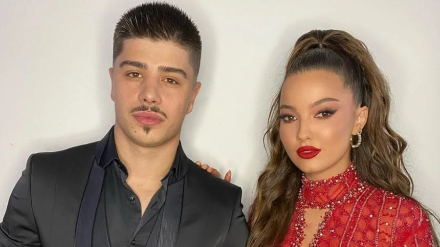 dite-e-madhe-dhe-me-e-vecanta-per-ta,-rita-dhe-haziri-sapo-dhane-lajmin-e-madh-per-ta-–-e-re-ne-jeten-e-tyre