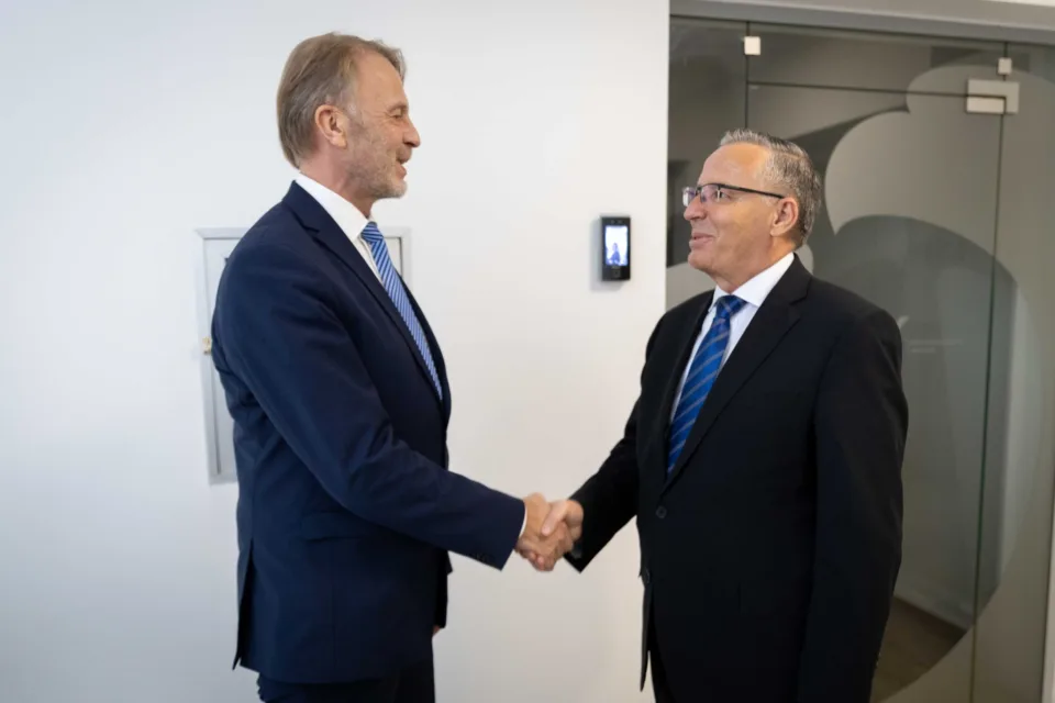 hamza-takon-orav:-qeveria-e-re-e-udhehequr-nga-pdk-do-te-punoje-per-heqjen-e-sanksioneve-ndaj-kosoves