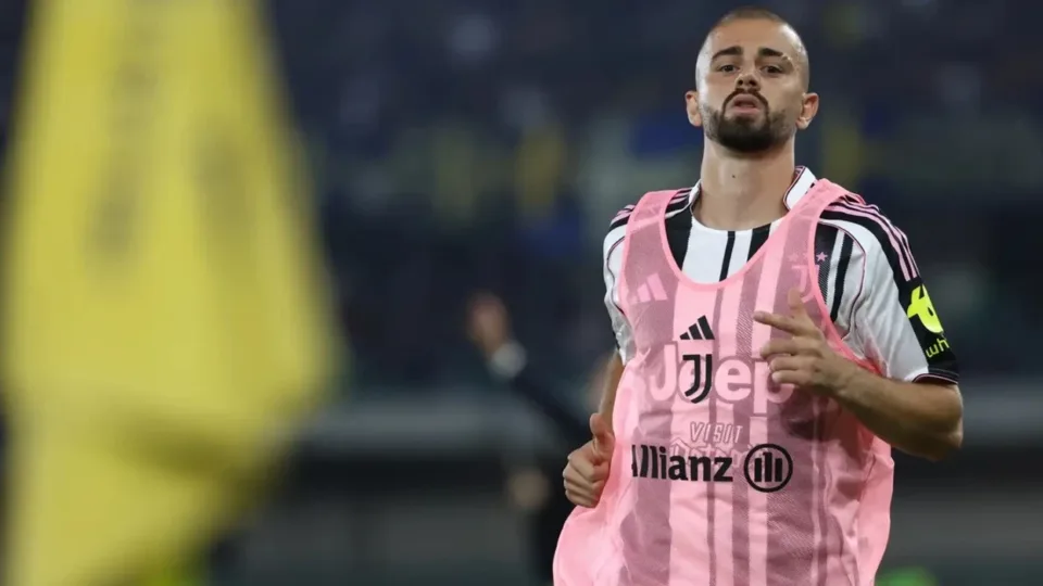 zhegrova-i-acaruar-me-tifozet-e-fiorentines,-spalletti-reagon-pas-incidenteve-raciste