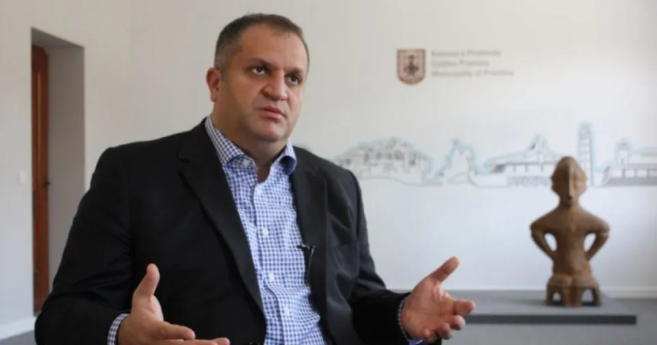 ahmeti:-qeveria-po-tregohet-shume-e-ngurte,-ka-detyre-te-takohet-me-komunen-e-prishtines