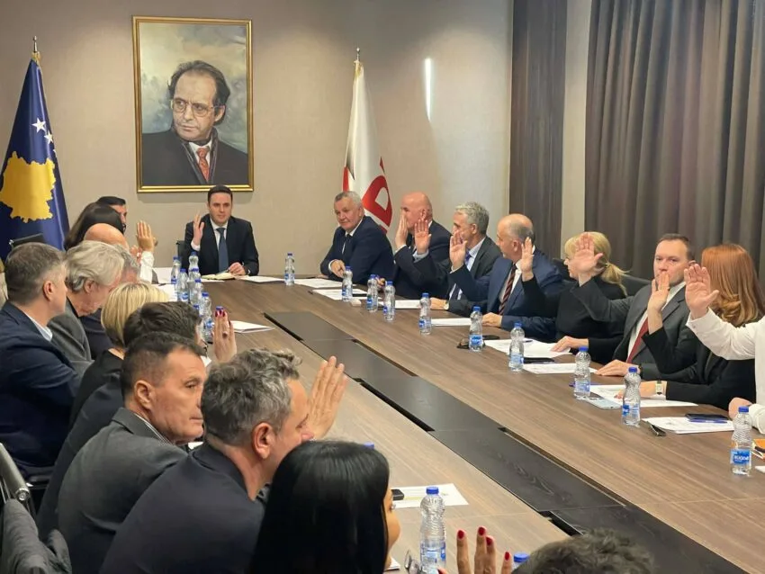 ldk:-mashtrim-politik-nga-vv-ja,-po-trillon-merita-per-procesin-qe-e-bllokoi-tri-here