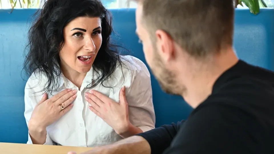 9-zakone-qe-na-largojne-pa-e-kuptuar-nga-njerezit-qe-duam:-modeli-i-fshehur-qe-demton-marredheniet