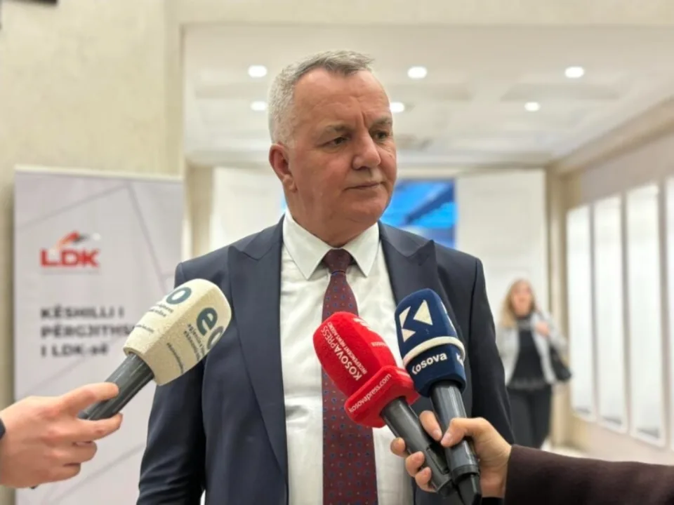 imri-ahmeti-pas-mbledhjes-se-keshillit:-abdixhiku-merr-autorizimin-per-negocim-te-listes-zgjedhore