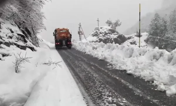 ​rinisin-reshjet-e-bores,-nis-pastrimi-i-rrugeve-boge-theth,-hani-i-hotit-dogana-vermosh