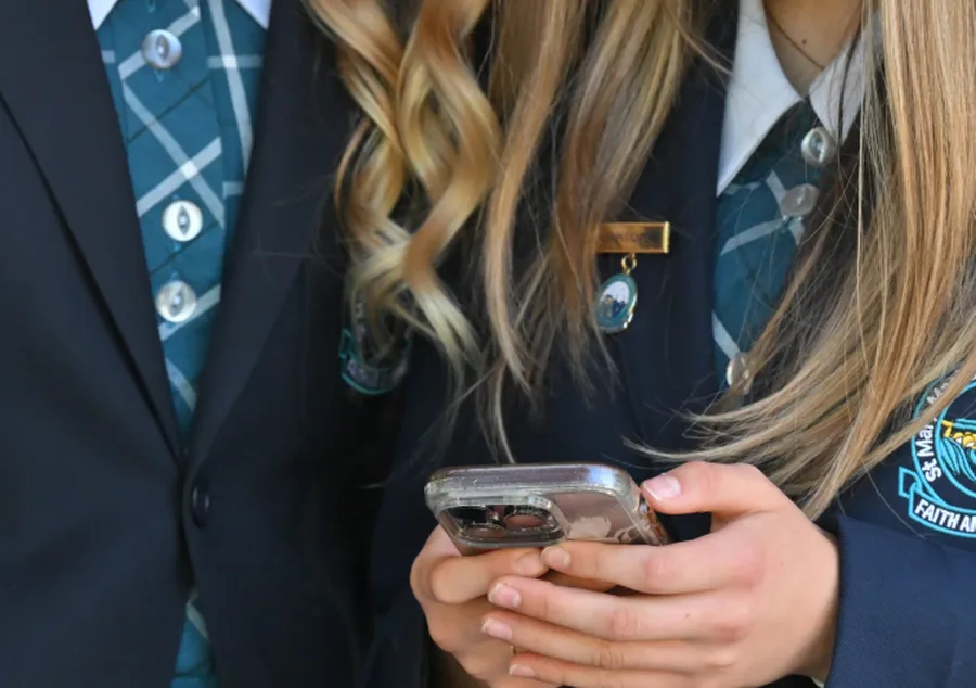 meta-nis-mbylljen-e-llogarive-nga-instagrami-dhe-facebooku-per-femijet-australiane