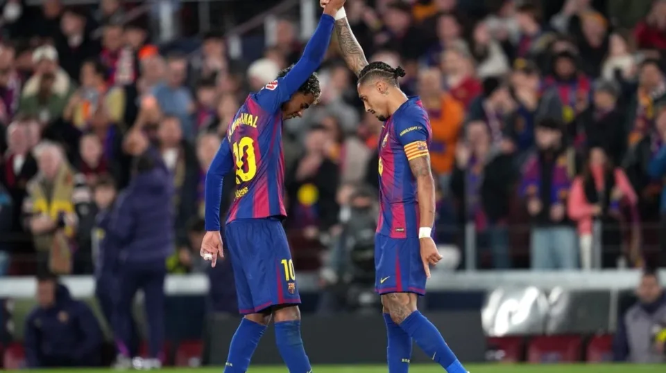 barcelona-mposht-osasunen-me-dy-golat-e-raphinhas