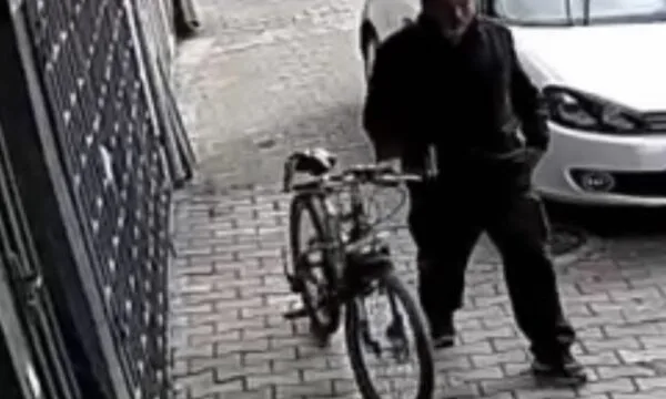 ky-person-po-kerkohet-per-“vjedhje”,-policia-publikon-fotografine-e-tij