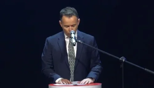 peci-poet-personal-i-kurtit:-sofrat-tona-kane-bekim,-falemnderit-ty-albin