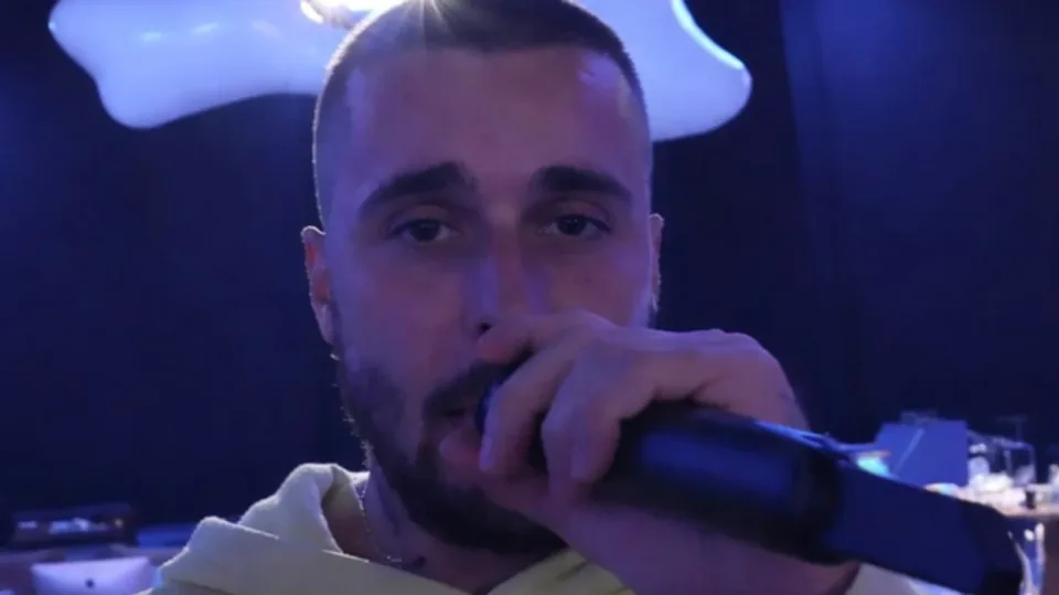 justin-bieber-interpreton-hitin-e-eminem,-mirepo-tallet-nga-perdoruesit-ne-internet