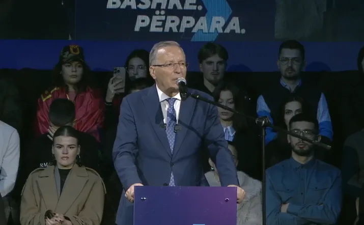 pdk-hap-fushaten-ne-prizren,-bedri-hamza-prezanton-shtyllat-e-programit-te-tij