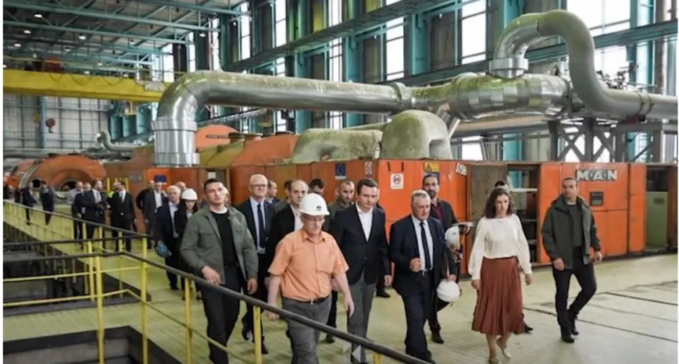 krejt-partia-ne-pune-te-shtetit,-vv-ja-kontrollon-ujin-e-rrymen-me-familjare