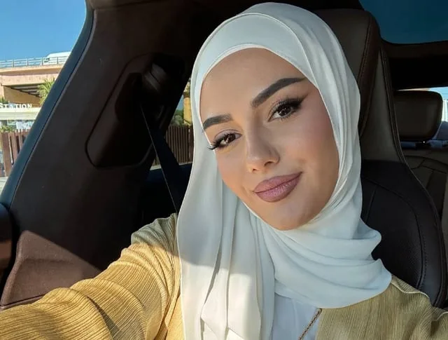 hati-thyen-cdo-tabu-te-vajzave-te-mbuluara,-tani-do-te-mund-ta-shihni-24-ore-brenda-shtepise-me-te-famshme-ne-vend