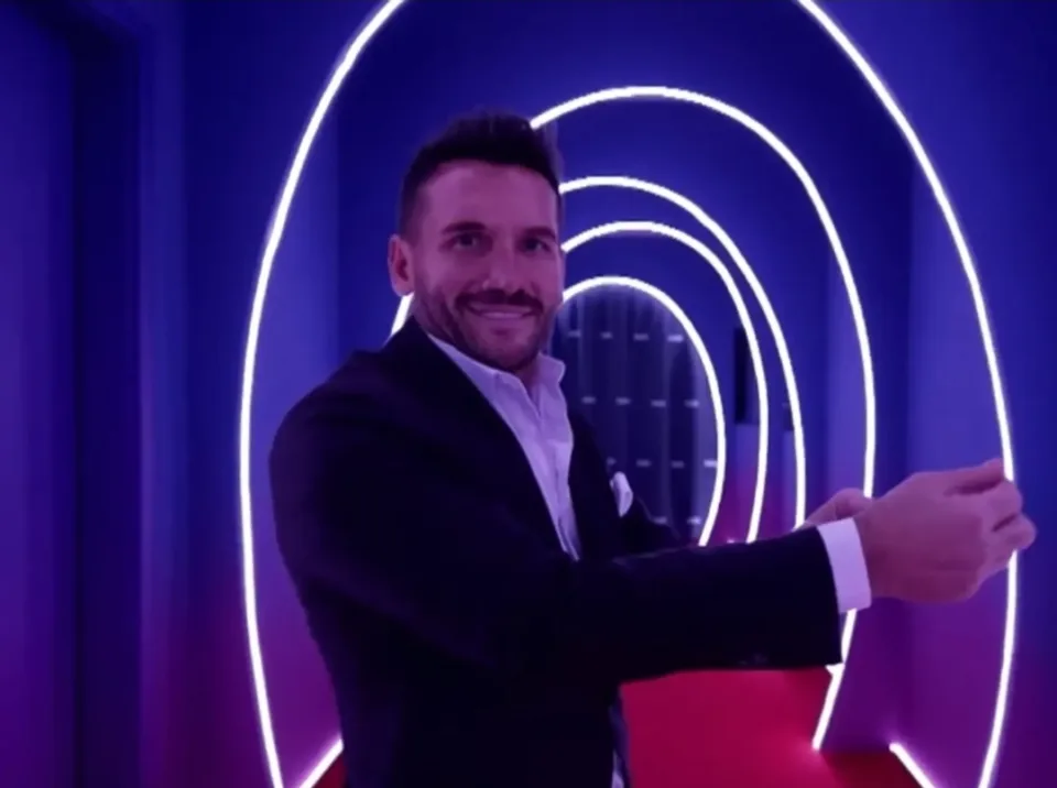 fotot-bejne-xhiron-e-rrjetit,-a-eshte-kjo-gruaja-misterioze-e-ludo-lee?