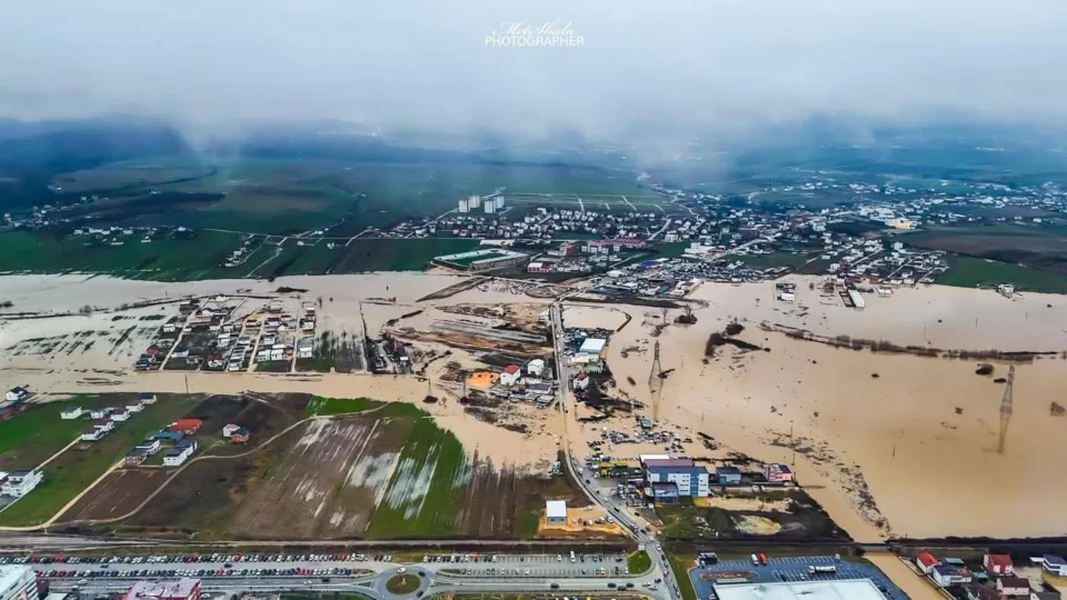 ame-ja-perditeson-te-dhenat:-disa-rajone-sot-u-perballen-me-vershime,-disa-ishin-te-qeta