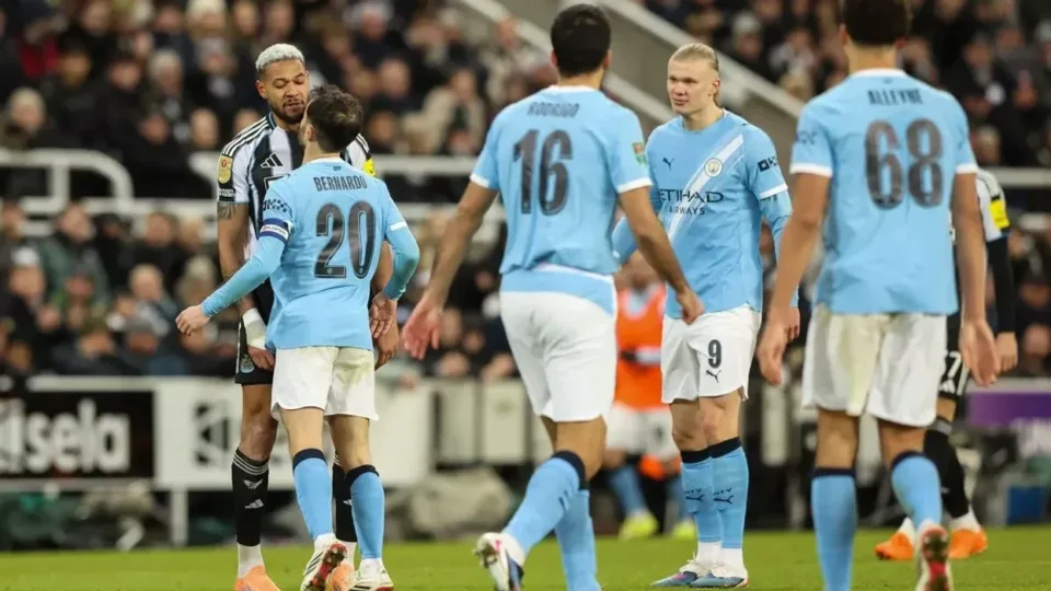 ylli-i-man-cityt-drejt-largimit-perkunder-deshires-se-pep-guardiolas