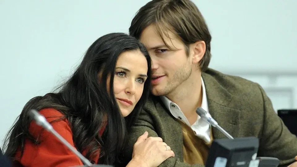 ashton-kutcher-13-vjet-pas-divorcit-nga-demi-moore:-jam-shume-krenar-per-te