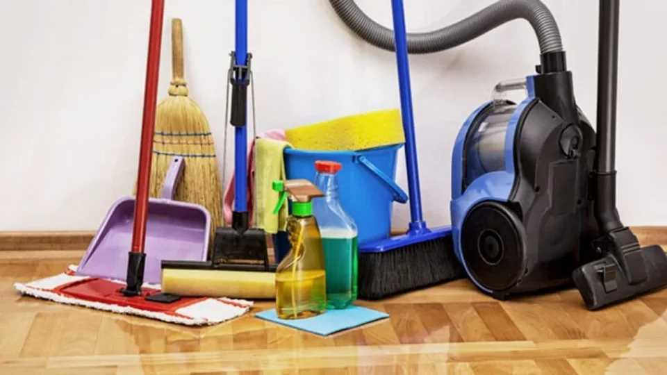 ku-t’i-mbani-fshesen-me-rryme,-koven-dhe-leckat-per-dysheme:-3-zgjidhje-ideale-per-banesa-te-vogla