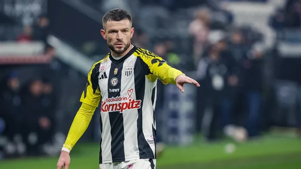 perparojne-negociatat-mes-paleve,-valon-berisha-do-t’i-bashkohet-gjigantit-boshnjak