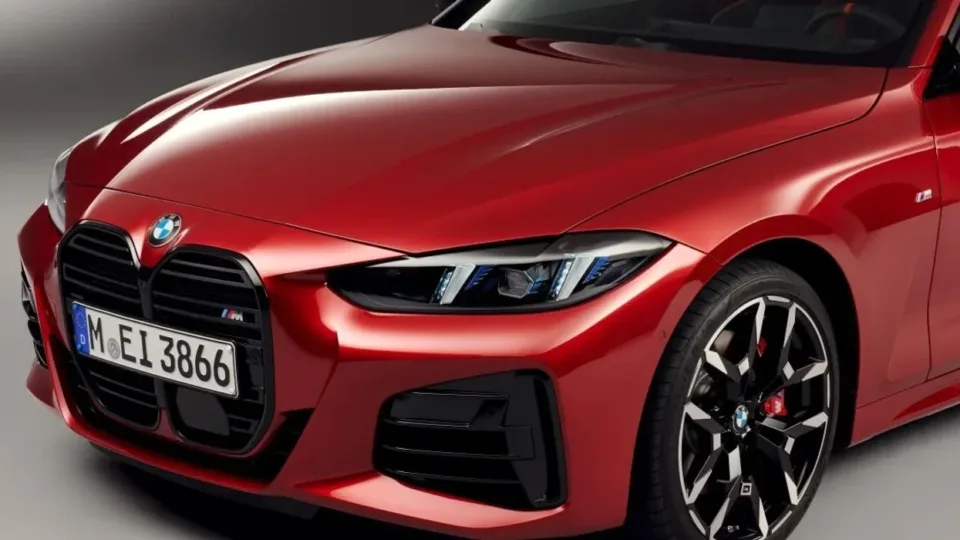 seria-4-mbetet-ne-loje,-bmw-zbulon-planet-per-gjeneraten-e-radhes