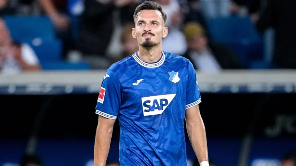 mergim-berisha-kerkon-ta-shpetoje-karrieren-e-tij-–-afer-marreveshja-me-gjigantin-austriak