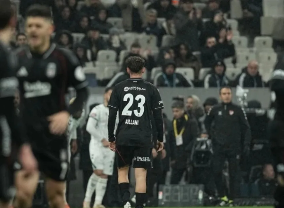 asllani-ndeshkohet-me-te-kuq-ne-debutim