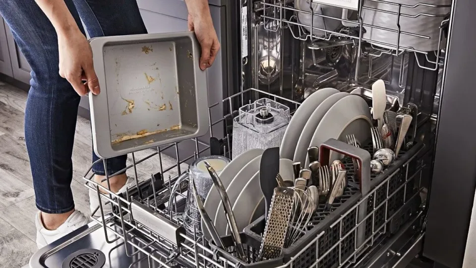 po-e-mbushni-gabim-makinen-per-ene?-ja-pse-po-ju-“gelltit”-rrymen