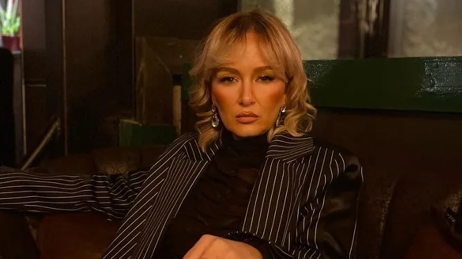 “te-puna-e-babit”,-adriana-matoshi-pozon-para-qeverise-se-kosoves