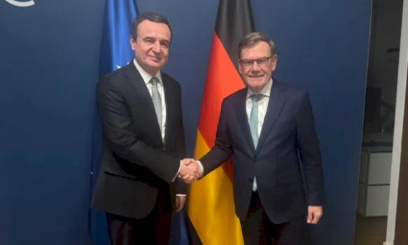 kurti-takon-ministrin-e-jashtem-gjerman-–-flasin-per-sigurine,-zgjerimin-e-be’se-e-procesin-e-berlinit