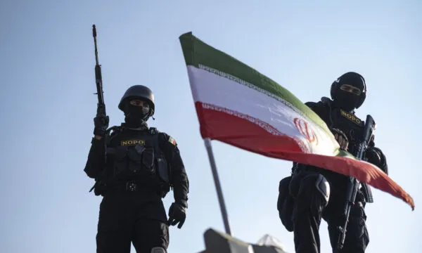 studentet-sfidojne-regjimin-ne-iran,-rikthehen-ne-protesta-masive