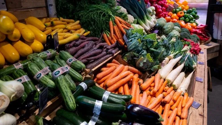 vezet-40%,-limoni-32%,-patatet-23%:-shporta-e-perditshme-kosovare-gjithnje-e-me-e-kushtueshme