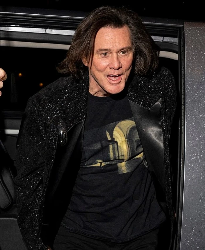 jim-carrey-shkakton-polemika-per-pamjen-e-tij-te-re-gjate-qendrimit-ne-paris