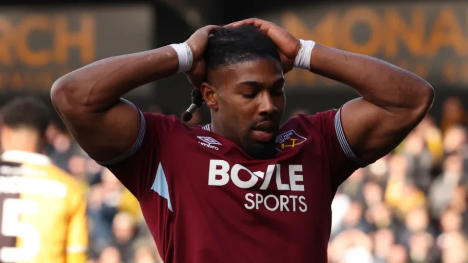 videoja-me-145-kg-i-kushton-traores-–-trajneri-nuno-espirito-santo-i-ndalon-palestren-lojtarit-muskuloz