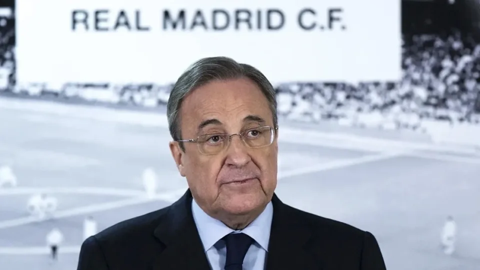 fanella-me-fitimprurese-ne-futbollin-boteror,-real-madridi-le-pas-barcelonen-dhe-man-utd